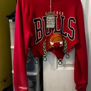 Furst of a Kind women’s Mitchell and Ness Chicago Bulls crop sweatshirt red NWT
